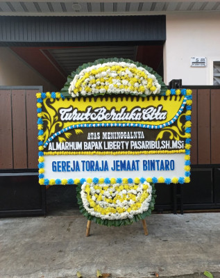 Papan Bunga Duka di Besusu Tengah